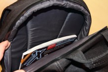 A4-Unterlagen haben im Tamrac 3385 Aero Speed Pack 85 ausreichend Platz.