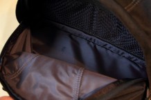 Im Verpflegungsfach des Tamrac 3385 Aero Speed Pack 85 kann man das nötigste unterbringen.